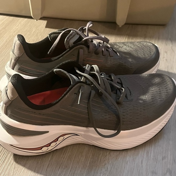 Saucony Endorphin Shift 3 - Picture 1 of 8